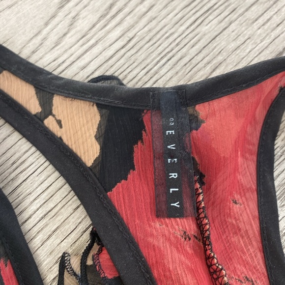 Everly Sheer floral racer back blouse - Picture 4 of 4